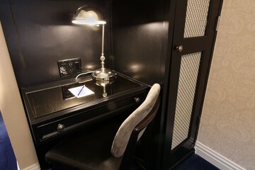Room 33 of 71