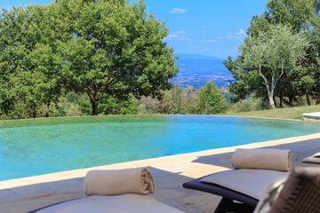 Infinity pool