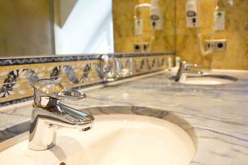 Bathroom sink