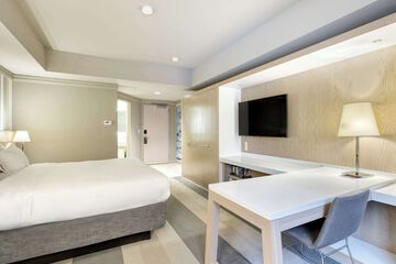 Room 30 of 94