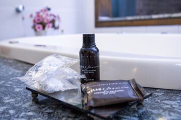 Bathroom amenities