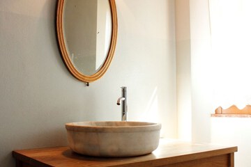 Bathroom sink