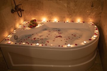 Private spa tub