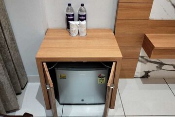 Mini-refrigerator