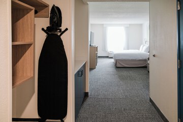 Room 10 of 12