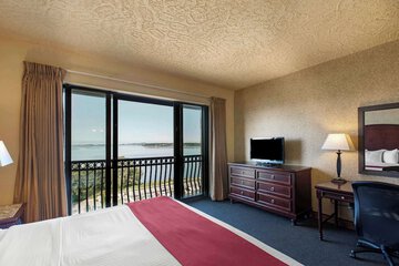 Room 51 of 84