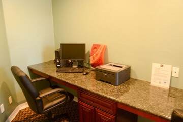 Business Center 57 of 60