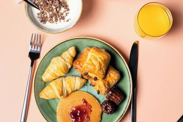 Breakfast buffet