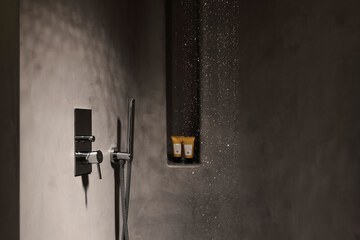 Bathroom amenities