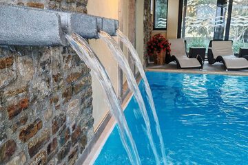 Pool waterfall