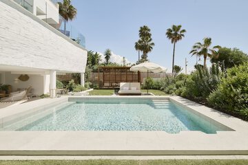 Private pool