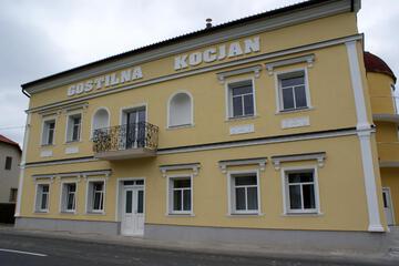 Photo 1