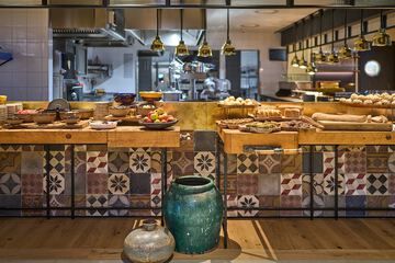 Breakfast buffet