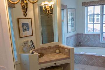 Deep soaking bathtub