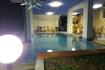 Infinity pool