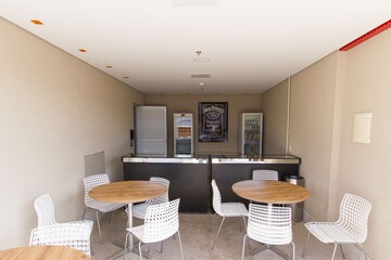 Poolside bar