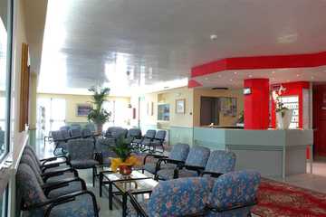 Lobby lounge
