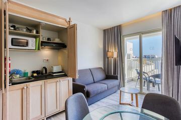 Private kitchenette