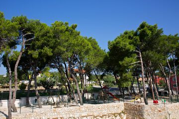 Children's play area - outdoor