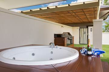 Private spa tub