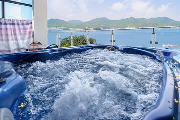 Jetted tub