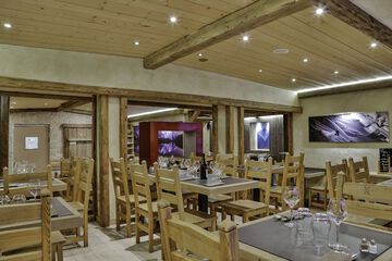 Food court