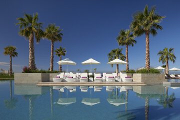 Infinity pool