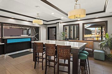 Lobby lounge