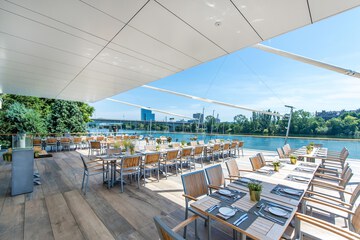 Sundeck