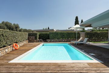Private pool