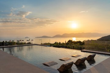 Rooftop pool
