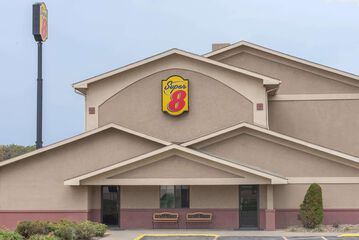 Super 8 by Wyndham Youngstown / Austintown