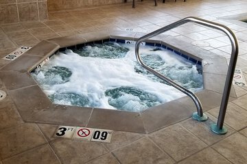 Indoor spa tub