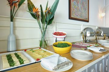 Breakfast buffet