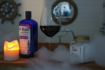 Deep soaking bathtub