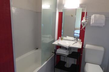 Bathroom sink