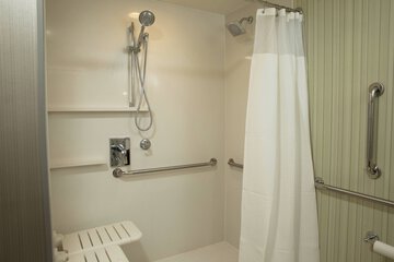 Room 15 of 48