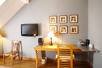 In-room business center