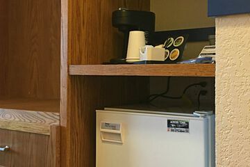 Mini-refrigerator