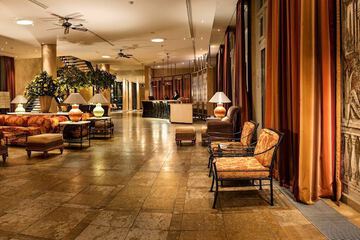 Lobby lounge