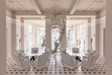 Lobby lounge