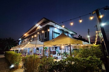 Front of property - evening/night