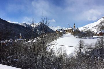 Snow and ski sports