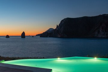 Infinity pool