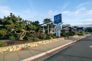 Monterey Bay Lodge
