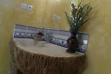 Bathroom sink