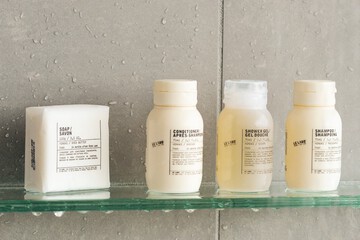 Bathroom amenities