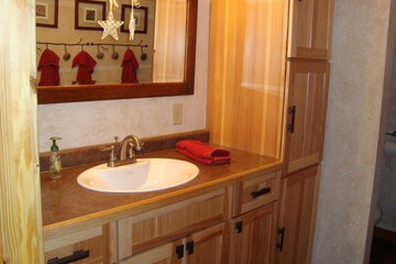 Bathroom sink