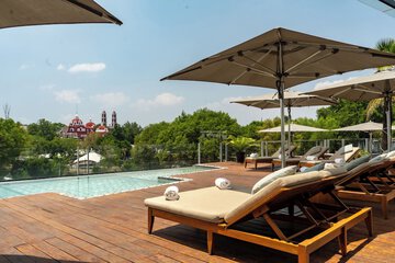 Rooftop pool