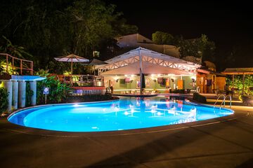 Poolside bar